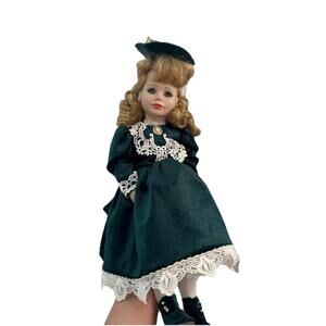 Dynasty doll collection porcelain doll “Genevieive” Christmas 1993